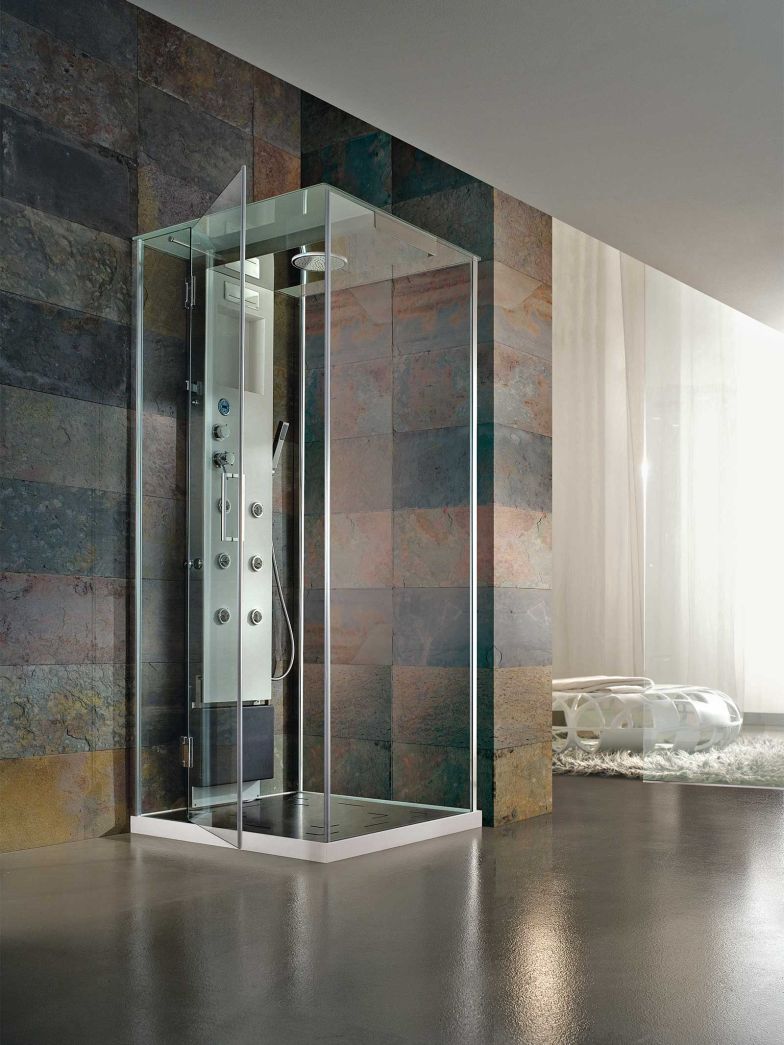Ein Badezimmer mit Duschkabine verwandelt sich bei guter Planung in einen kleinen Wellnessbereich, zum Beispiel durch die Integration einer Dampfdusche. Marmobisa begleitet seine Kundschaft von der ersten Idee bis zur Umsetzung mit Beratung, Planung und Ausführung. marmobisa.ch