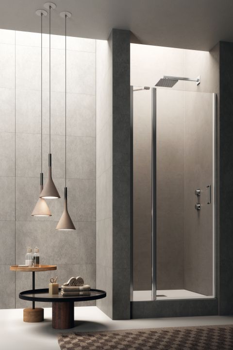 Kennern der italienischen Marke ist das Design der Kollektion «Claire» nicht fremd. Neu gibt es die Walk-In Dusche nun auch mit Profilen in gebürstetem Messing. Inda.