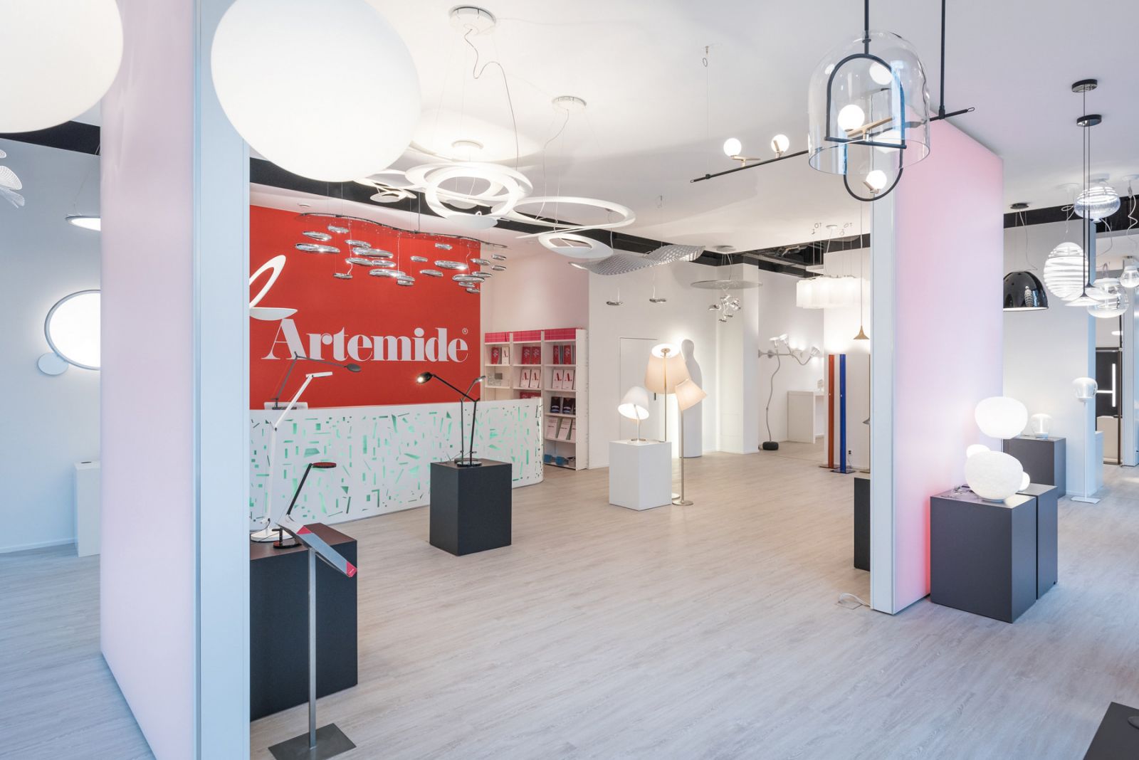 Die Leuchten des italienischen Herstellers Artemide sind im Kompetenzzentrum in Zürich ins rechte Licht gerückt.