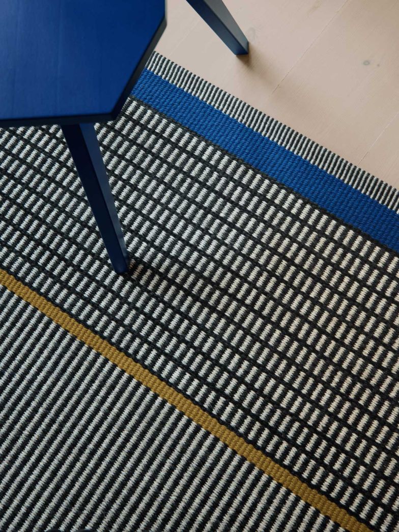 Kasthall steht für schwedische Handwerkskunst, natürliche Materialien und zeitlose Eleganz. Seit 1889 fertigt das Traditionsunternehmen handgewebte und handgetuftete Teppiche aus Wolle und Leinen, die durch Design und Langlebigkeit überzeugen. Buchwalder-Linder hat ausgewählte Stücke im Sortiment. Foto: © Kasthall