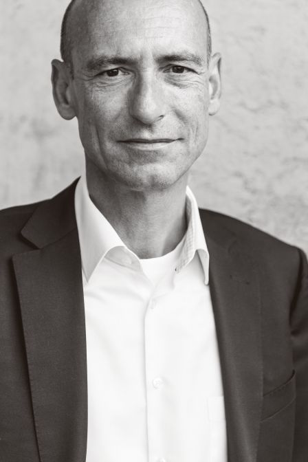 CEO Michael Girsberger führt die internationale Firmengruppe in vierter Generation. Hauptsitz ist in Bützberg bei Bern.