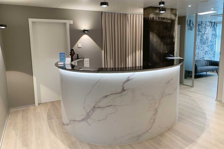 Zu den Dienstleistungen von AL LAGO INTERIORS gehören Gesamtlösungen und Projektplanungen im Innen- und Aussenbereich, Innenarchitektur, Bauherrenbegleitung sowie Umbauten und Renovationen. Referenzen und Kompetenzen siehe al-lago.ch.