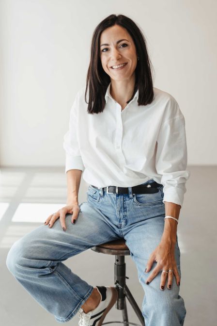 Natalie Albisser: «Mit Kreativität, Erfahrung und Begeisterung widme ich mich allen Projekten persönlich und überzeuge gerne auch Sie von meinem Room Design. Ich freue mich, Sie kennenzulernen.»