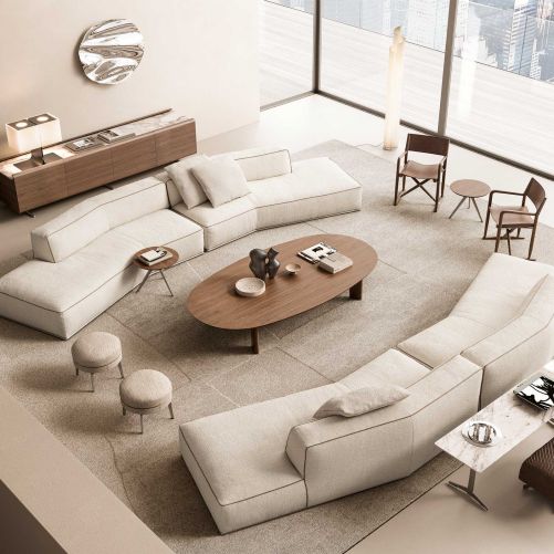 Ob das von Hannes Peer designte  Sofa «Yves» von Minotti, das Strenge und Geschmeidigkeit perfekt vereint, oder das variabel kombinierbare Sofasystem «Perry» von Flexform – oder das innovative, modulare Regal «505 UP» für den Wohnbereich von Molteni&C: Der einzigartige Showroom in Fislisbach lädt ein, in eine besondere Welt des Interior Designs «Made in Italy» einzutauchen.