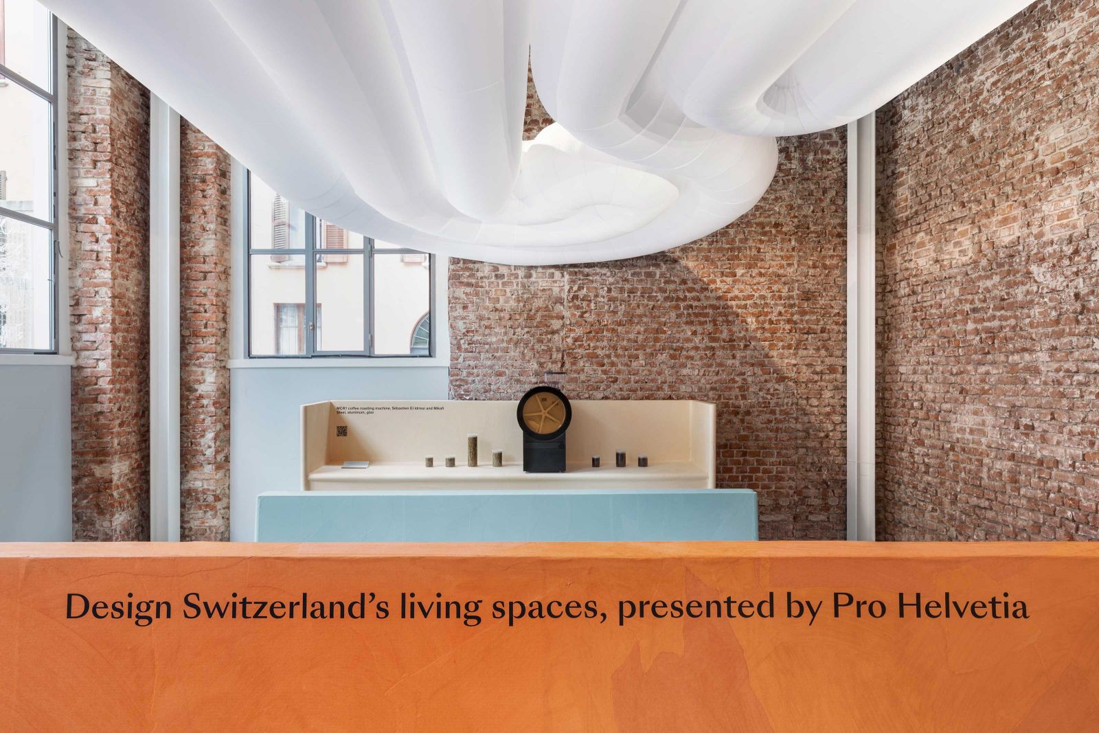 Die Ausstellung «Design Switzerland’s Living Spaces», die von Pro Helvetia organisiert wurde, warf einen Blick in die Zukunft und zeigt die vielfältigen Ideen von neun jungen Schweizer Designstudios. Fotos: Alessandro Saletta / Pro Helvetia