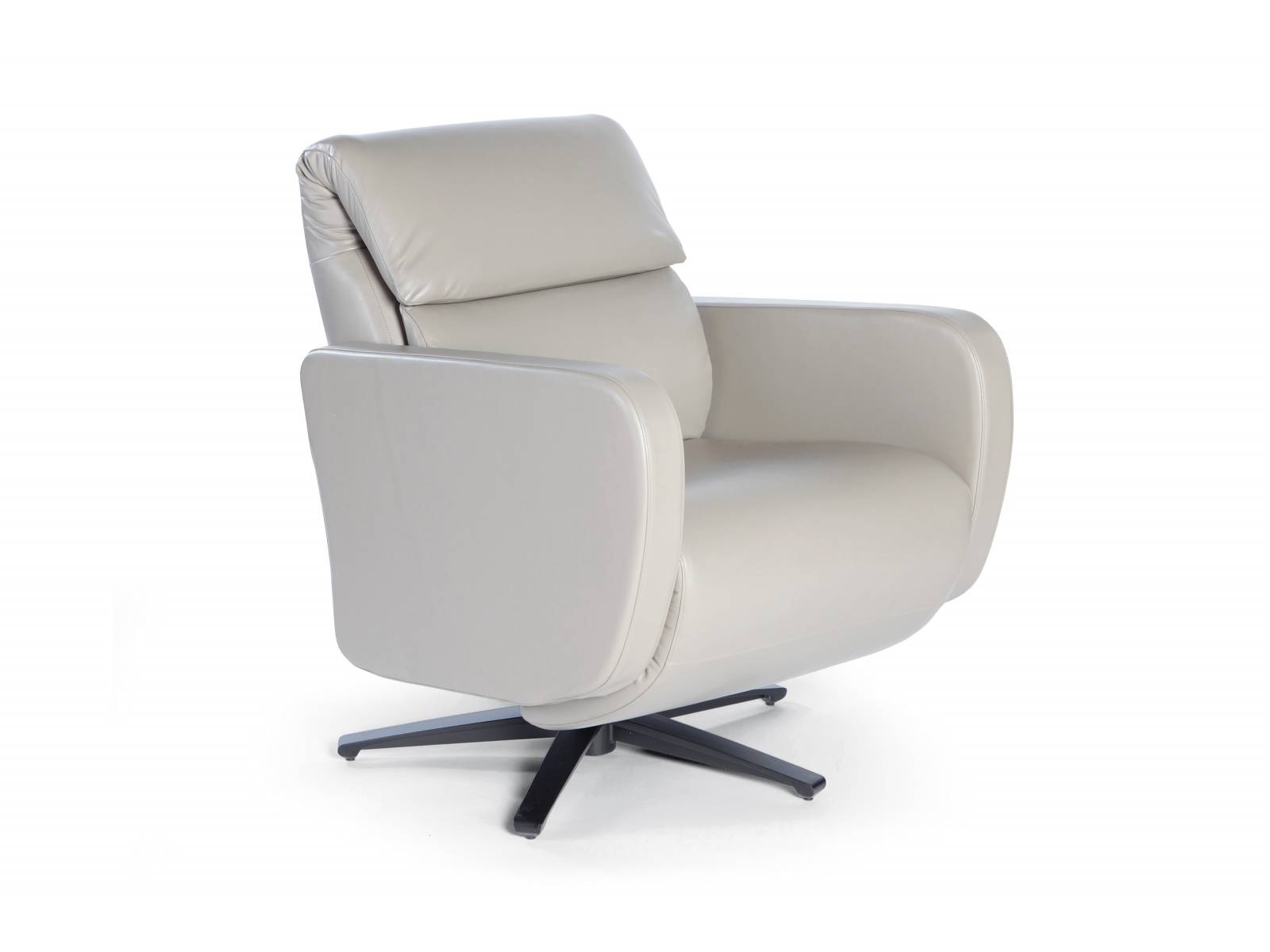 «FLUX» ist ein Sessel, der per Knopfdruck Rückenlehne und Fussteil ausfährt und so durchaus zu einem Nickerchen einlädt. Sitztiefe, Rückenhöhe sowie Breite des Sessels können den individuellen Bedürfnissen angepasst werden. Strässle.