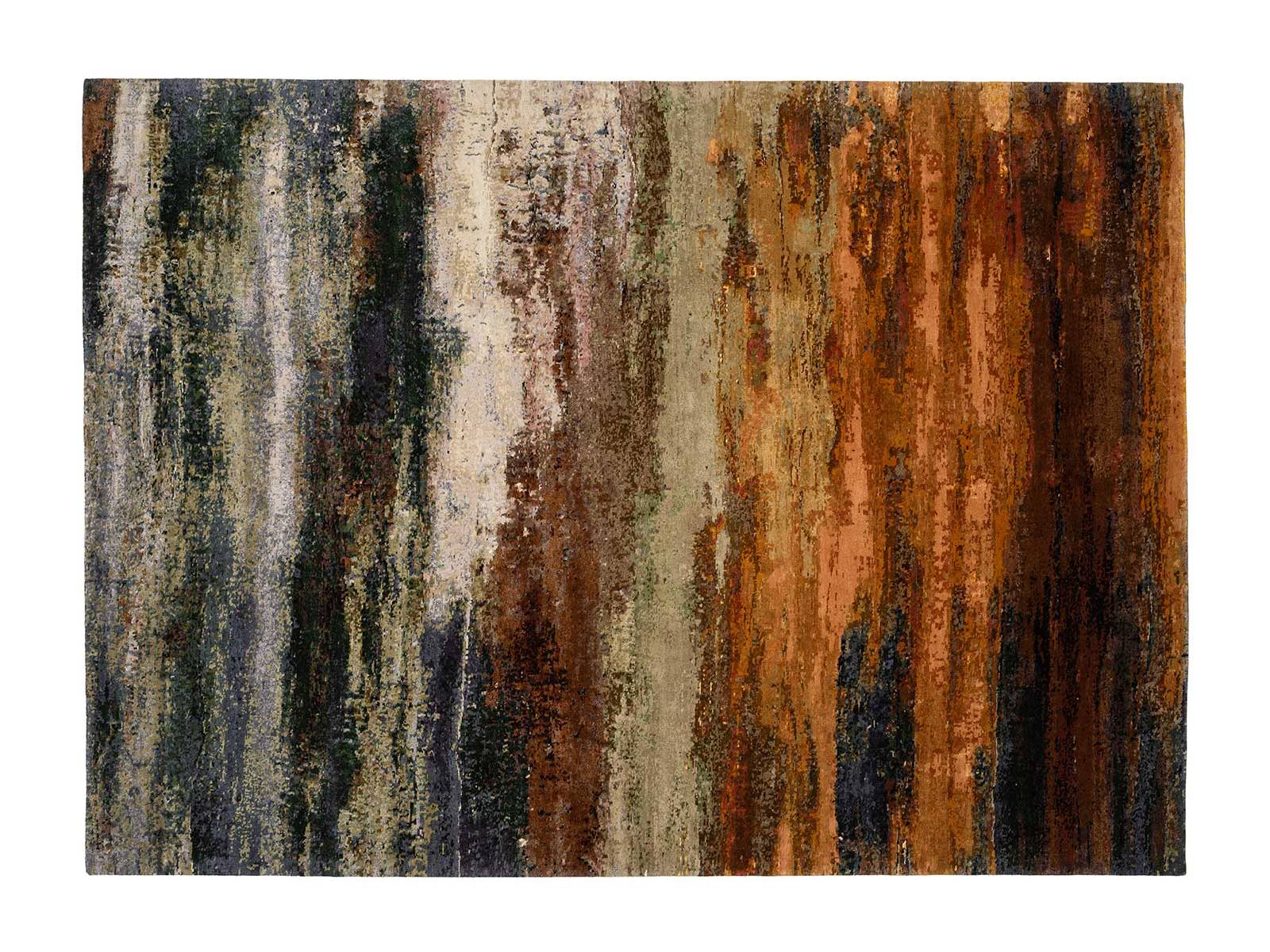 Für die Kollektion «Legends of Carpets» übersetzt Helmut Scheufele Landschaftsbilder und Momente abstrakter Malerei in zeitlose, geknüpfte Teppiche. Jeder trägt einen Namen auf Suaheli und eine überlieferte Weisheit in sich. Dieser hier mit dem Namen «Usawa» bedeutet Ausgewogenheit und mischt warme und kühle Farbnuancen zu einem ruhigen Ganzen. Weich unter den Füssen trägt er diese Ruhe direkt ans Bett. WALTER KNOLL.